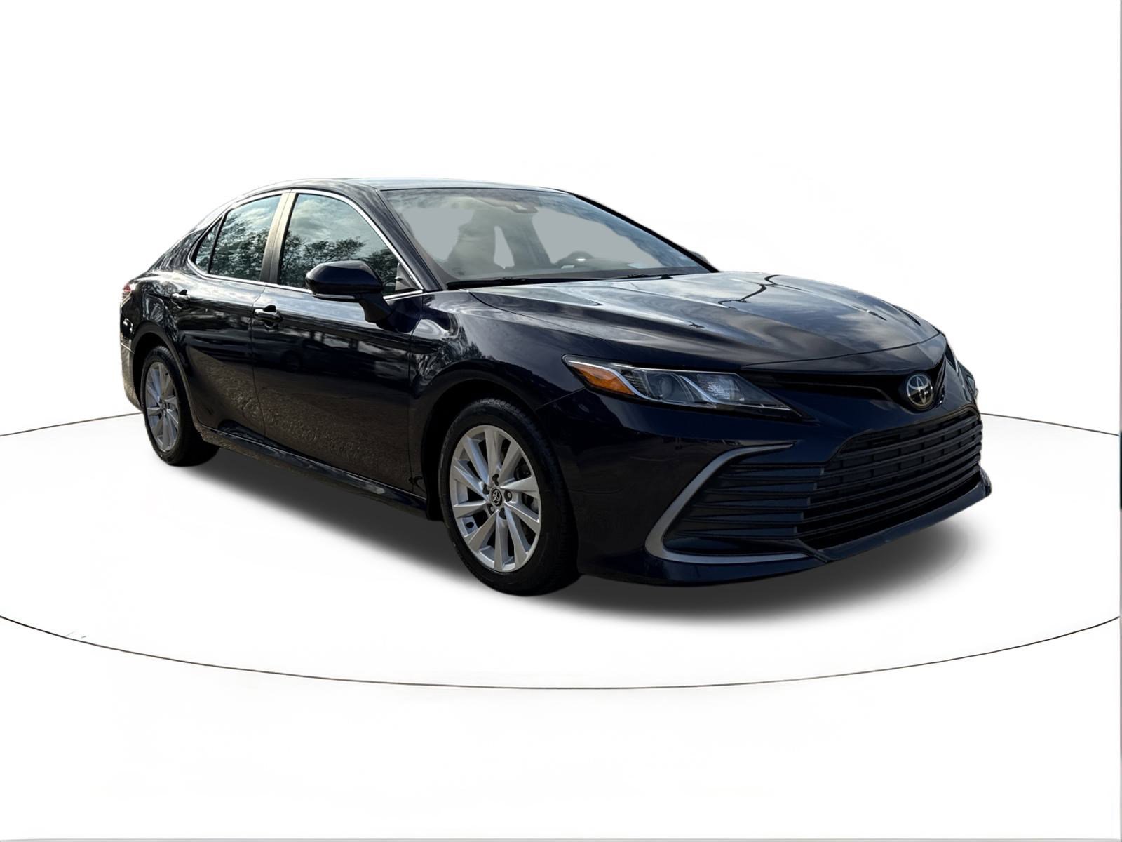 2021 Toyota Camry LE's photo