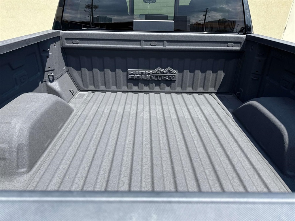 2023 Chevrolet Silverado 1500 High Country photo 12