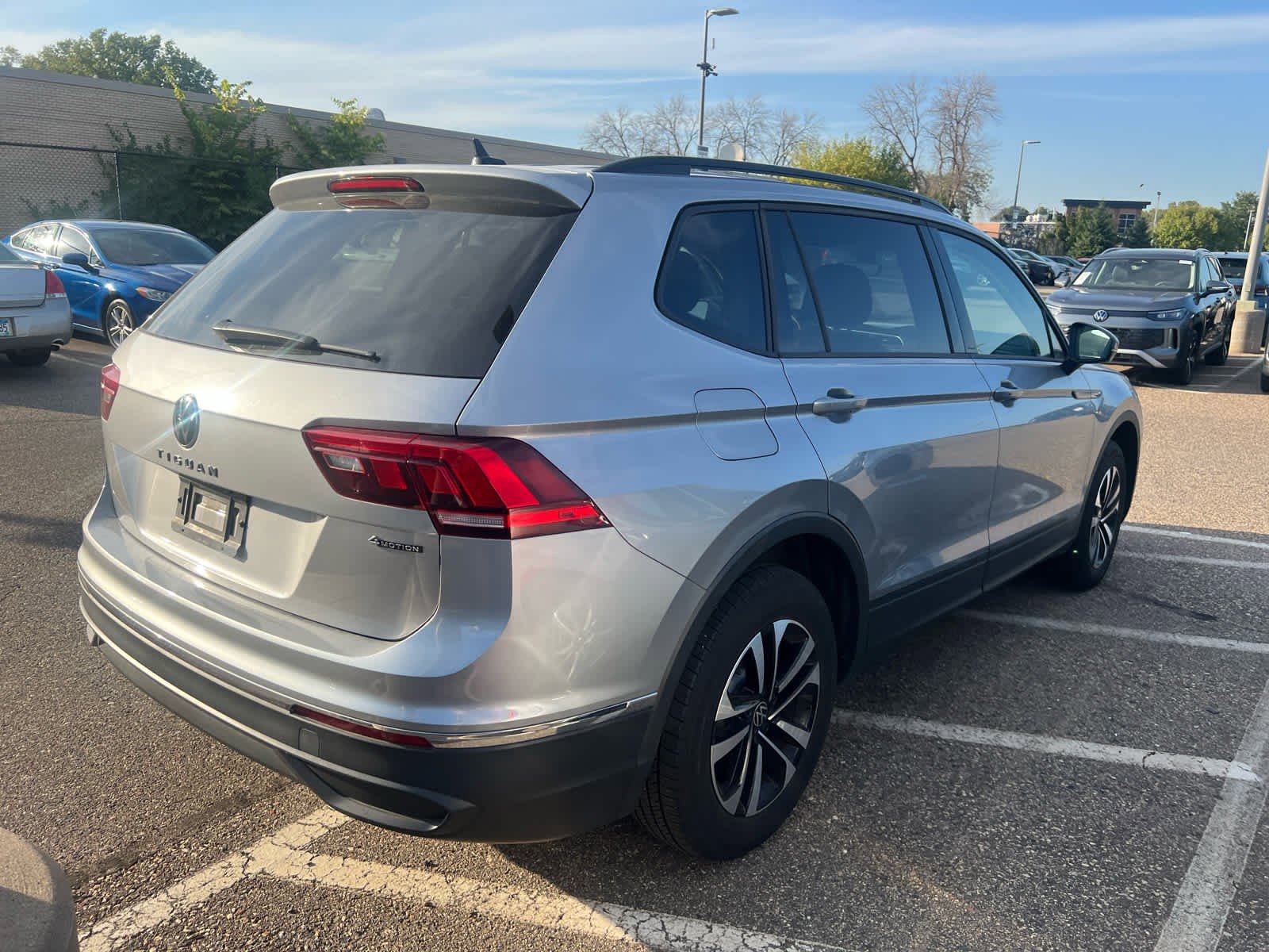2024 Volkswagen Tiguan S photo 3