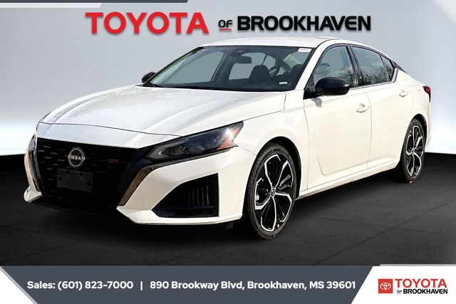 2024 Nissan Altima SR's photo