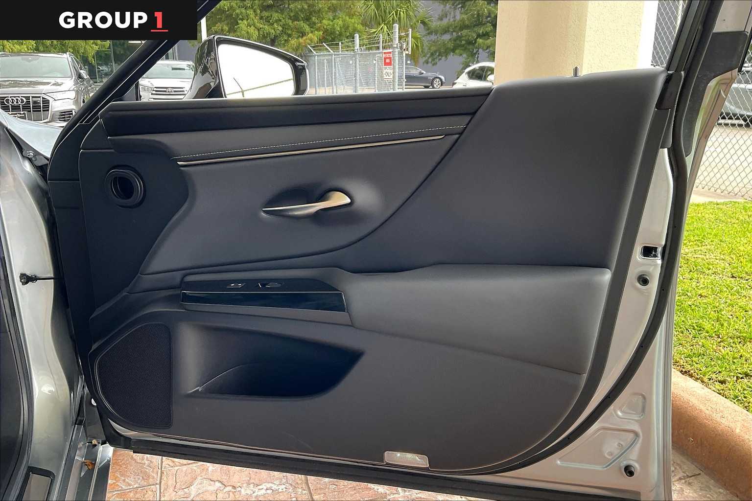 2022 Lexus ES 350 photo 20