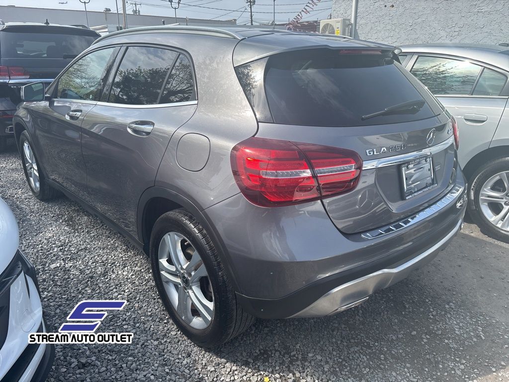 2019 Mercedes Benz GLA 250 4MATIC photo 4