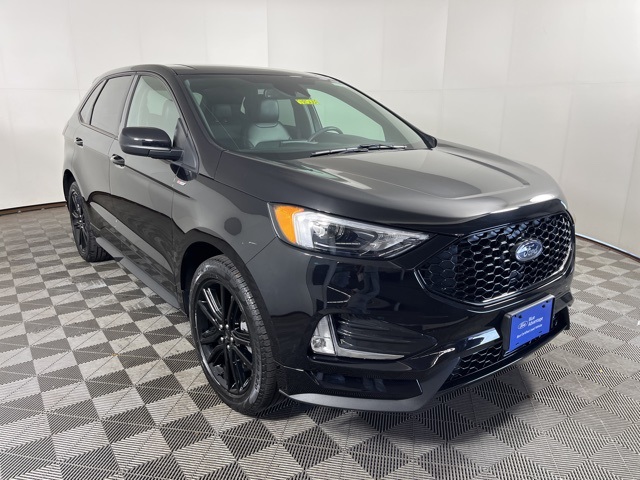 2023 Ford Edge ST-Line's photo