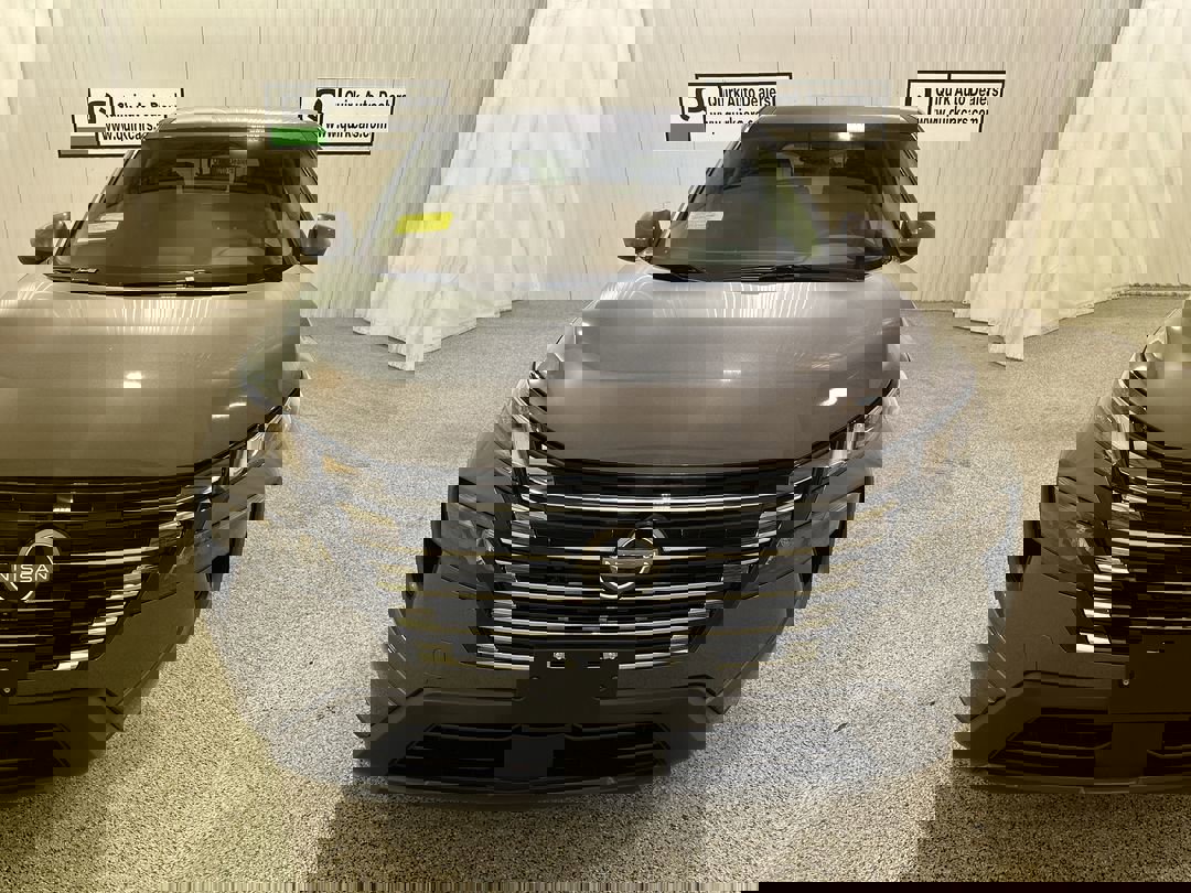 2026 Nissan Rogue SV photo 2