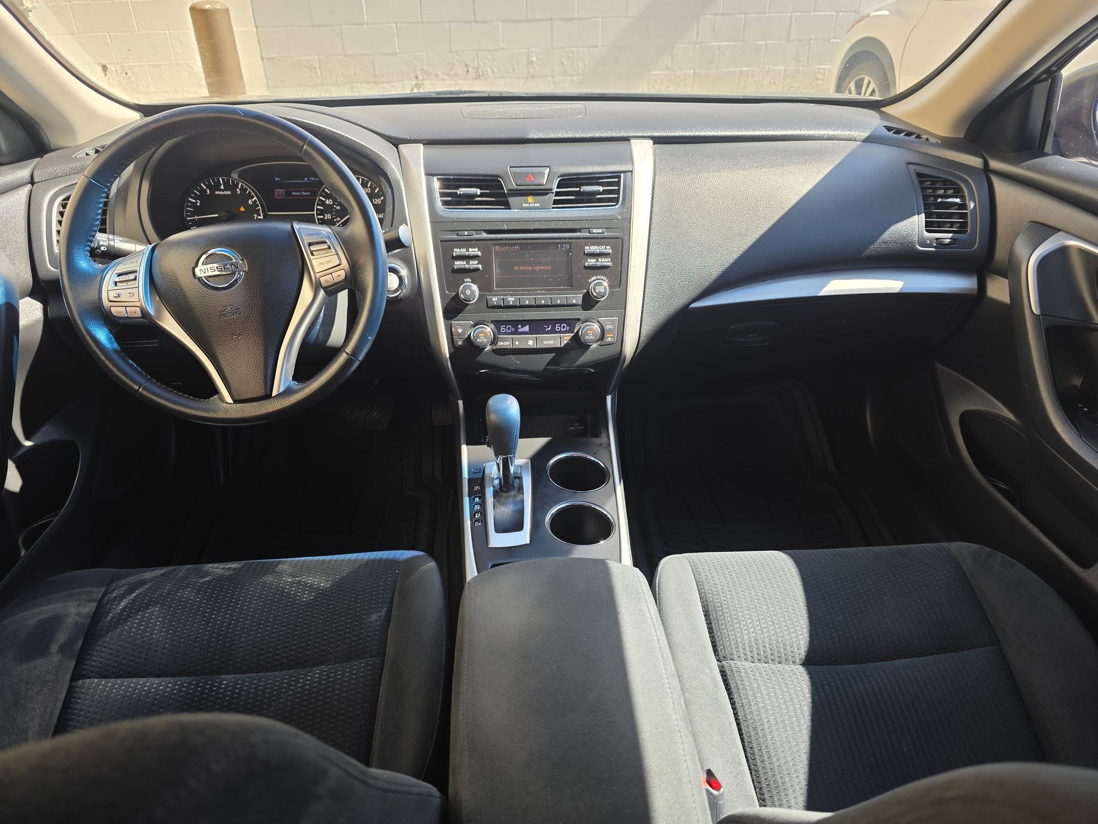 2015 Nissan Altima 2.5 SV photo 23