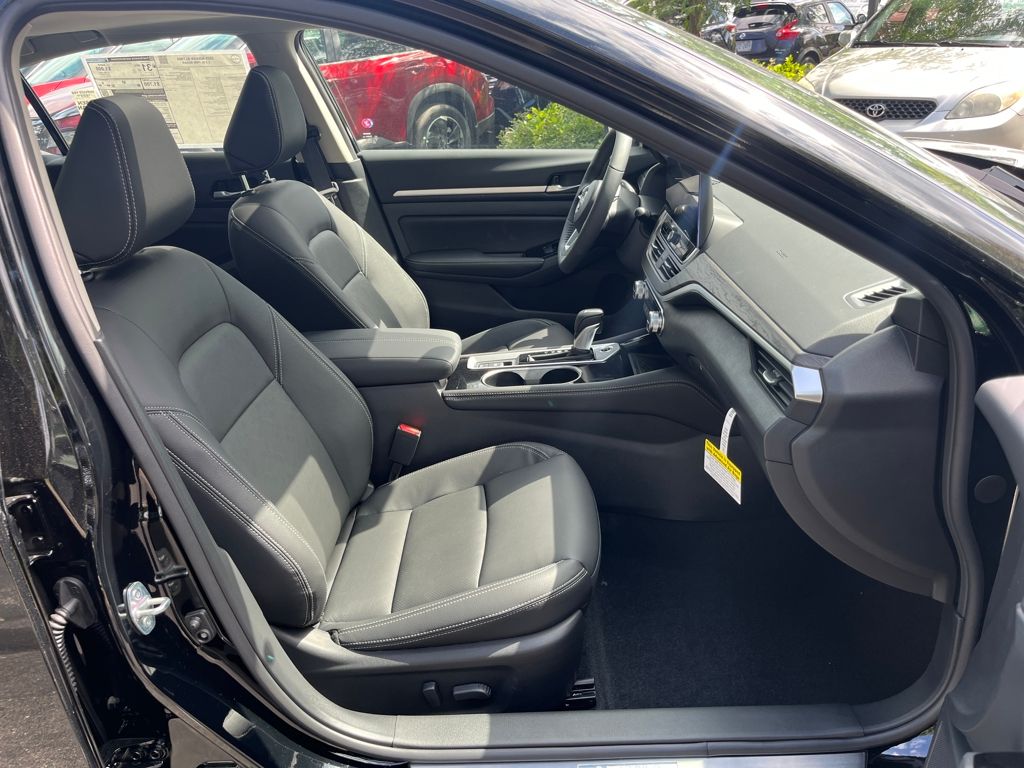 2025 Nissan Altima 2.5 SL photo 16