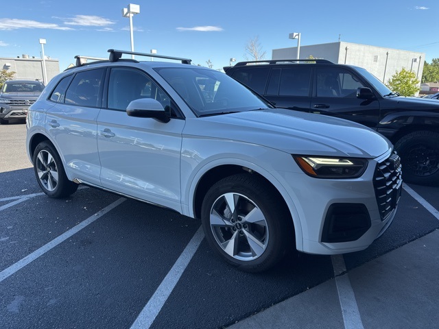 2025 Audi Q5 40 Premium Plus photo 3