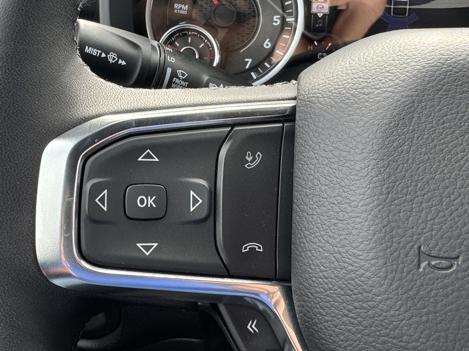 2025 Ram 1500 Laramie photo 24
