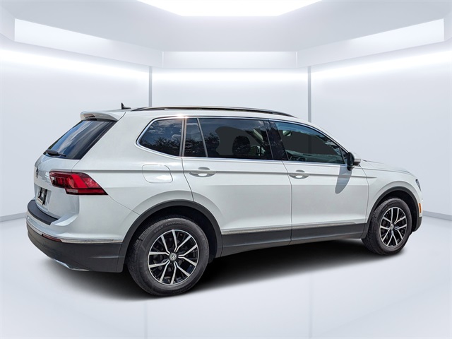 2021 Volkswagen Tiguan SE photo 2