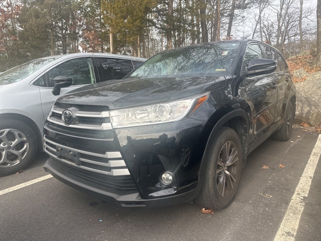 2018 Toyota Highlander LE Plus's photo
