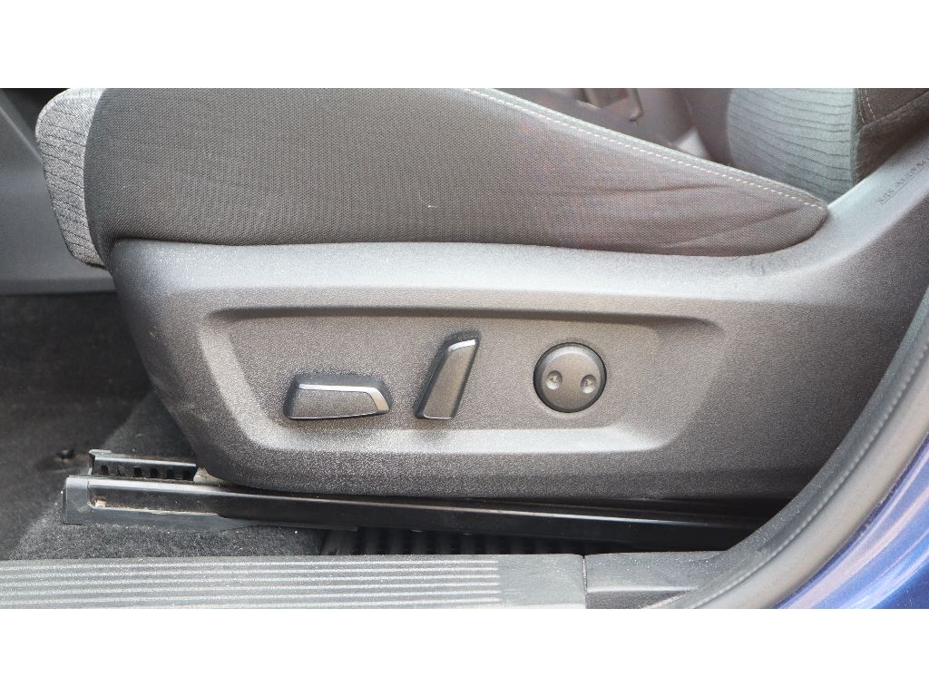 2023 Nissan Rogue SV photo 12