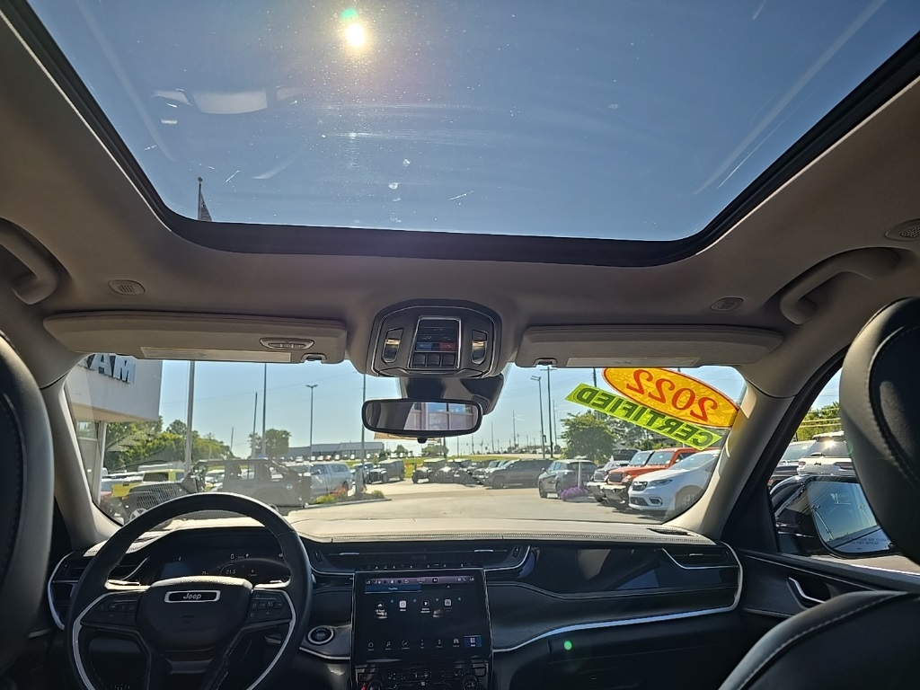 2022 Jeep Grand Cherokee Limited photo 16