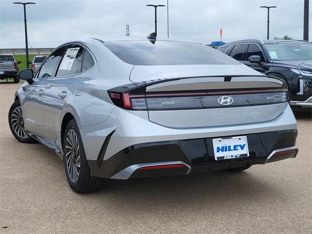 2025 Hyundai Sonata Hybrid SEL photo 2