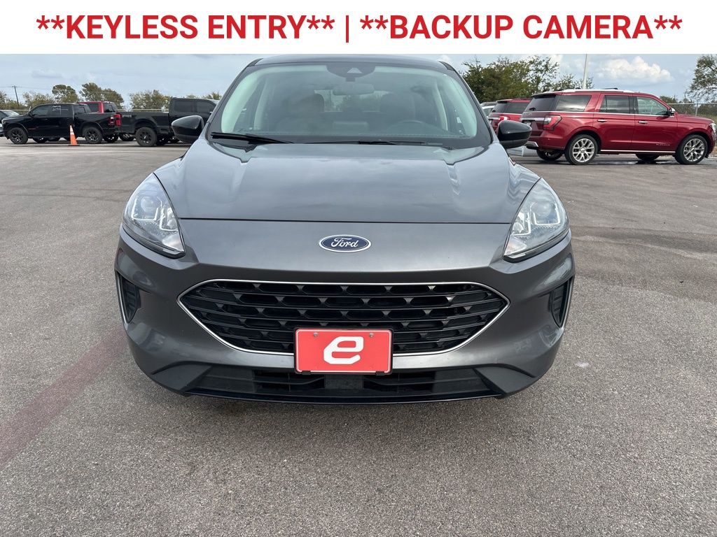 Used 2022 Ford Escape SE with VIN 1FMCU0G62NUA88282 for sale in Navasota, TX