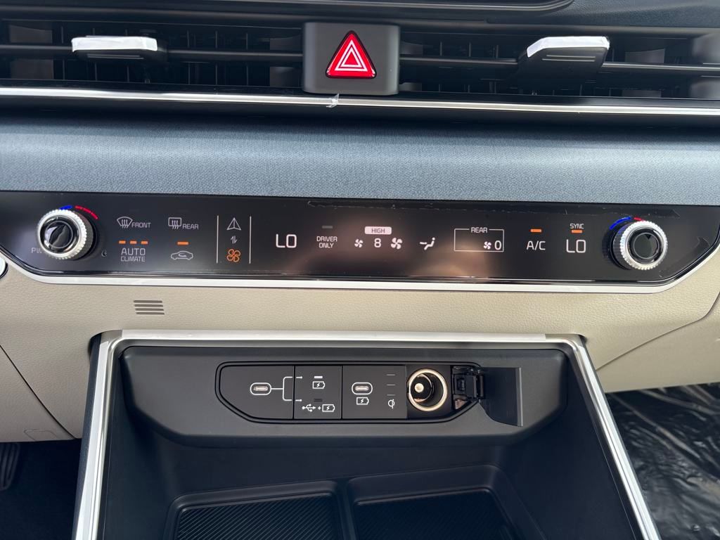 2026 Kia Carnival EX photo 20