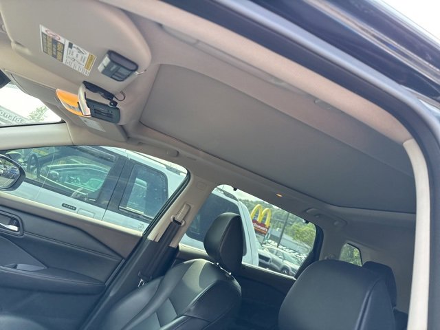 2022 Nissan Rogue SV photo 4