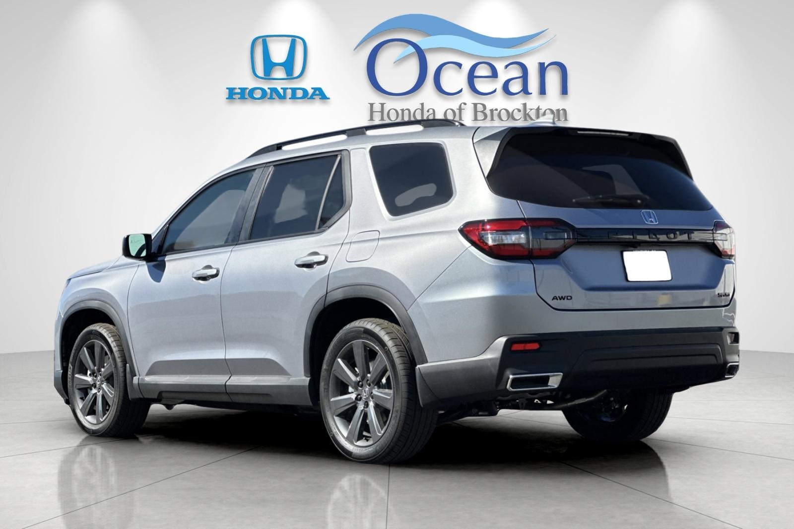 2025 Honda Pilot Sport photo 2