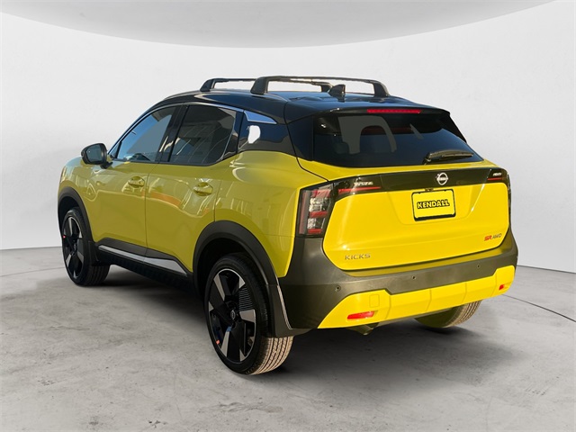 2026 Nissan Kicks SR photo 2