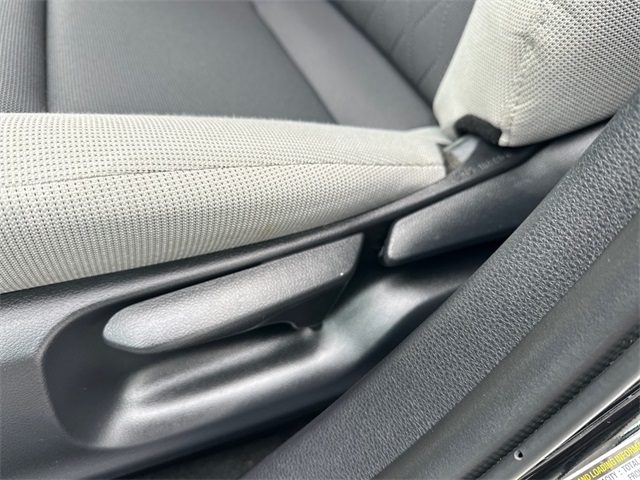 2023 Toyota Corolla LE photo 11