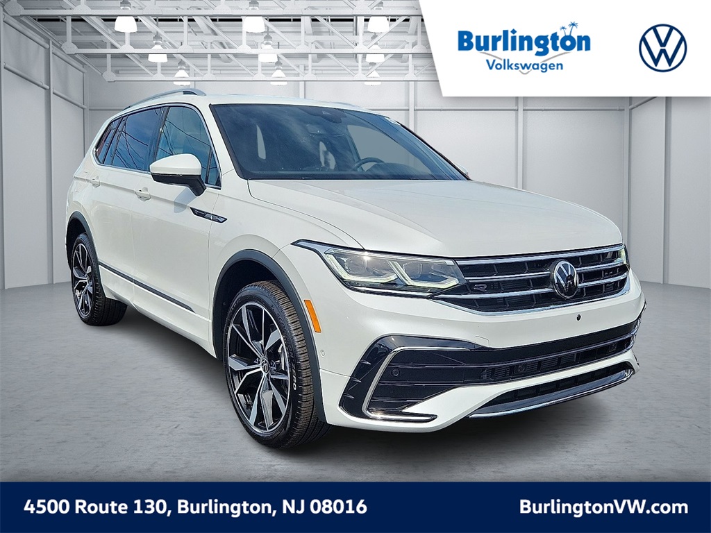 2023 Volkswagen Tiguan SEL R-LINE's photo
