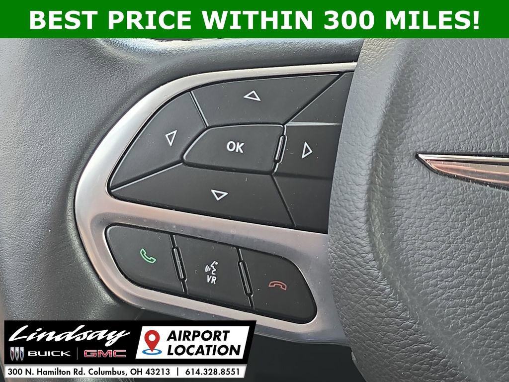 2022 Chrysler 300 Touring photo 30
