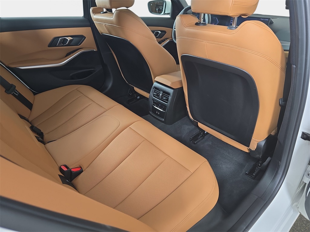 2025 Bmw 330i xDrive Sedan photo 11