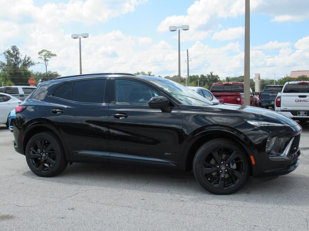 2025 Buick Envision Sport Touring photo 2