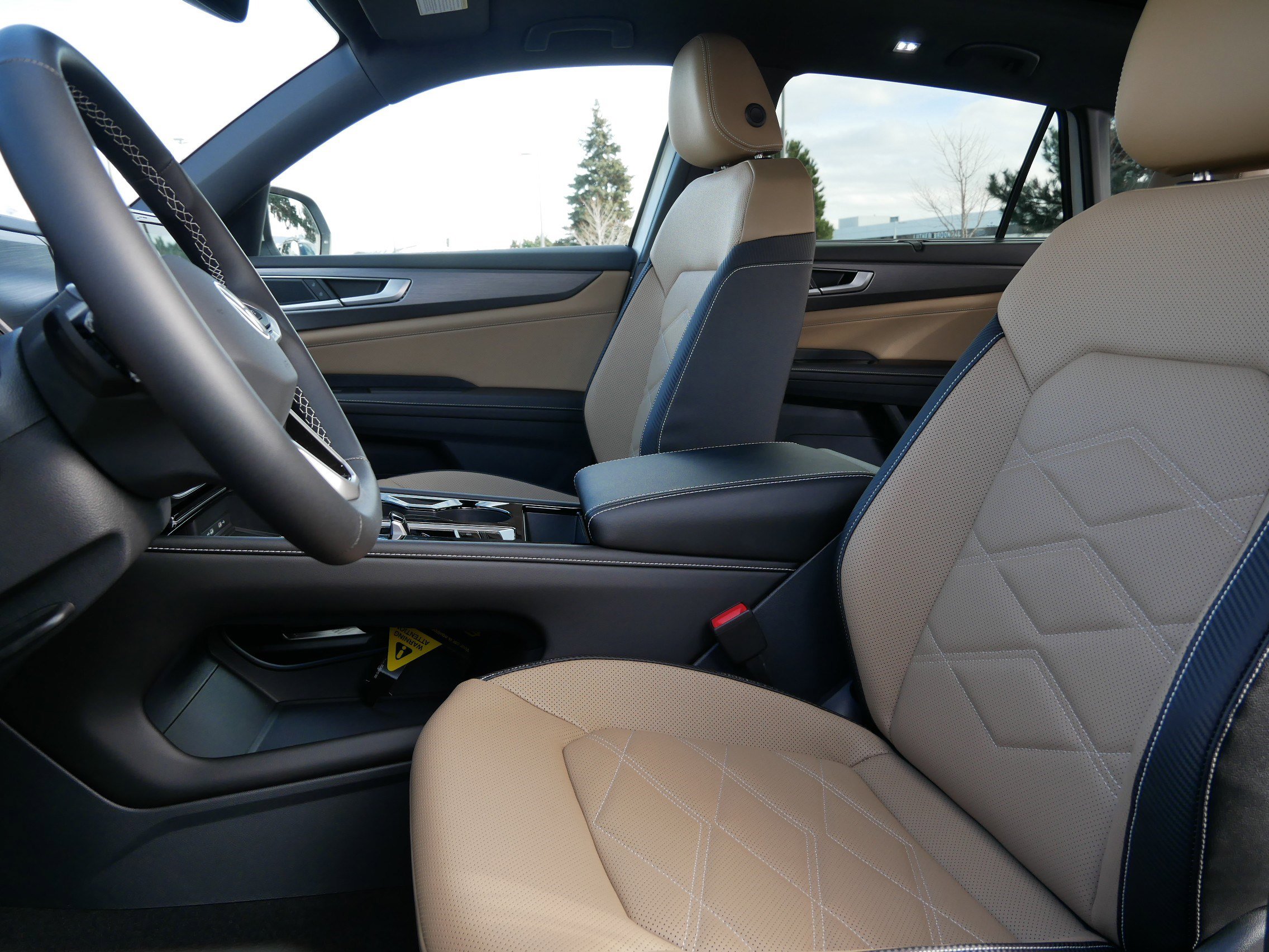 2026 Volkswagen Atlas Cross Sport SE photo 2