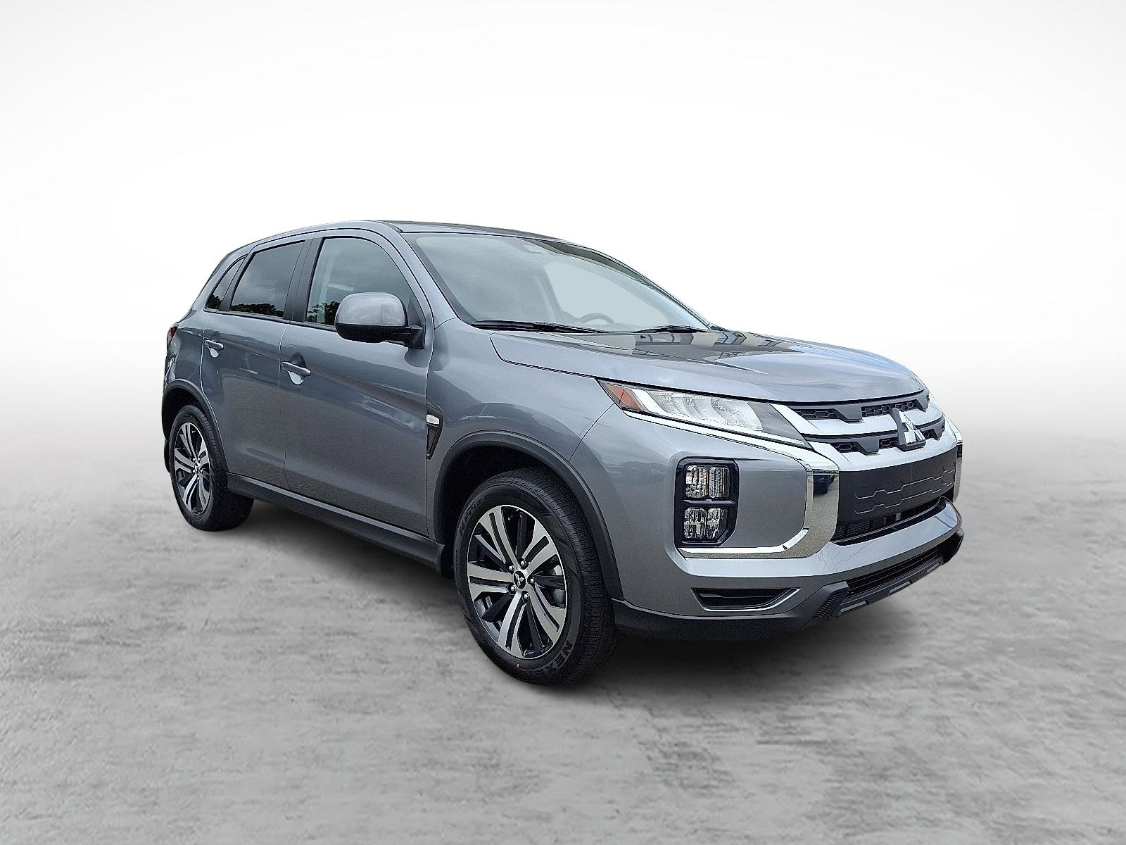 2025 Mitsubishi Outlander Sport ES's photo