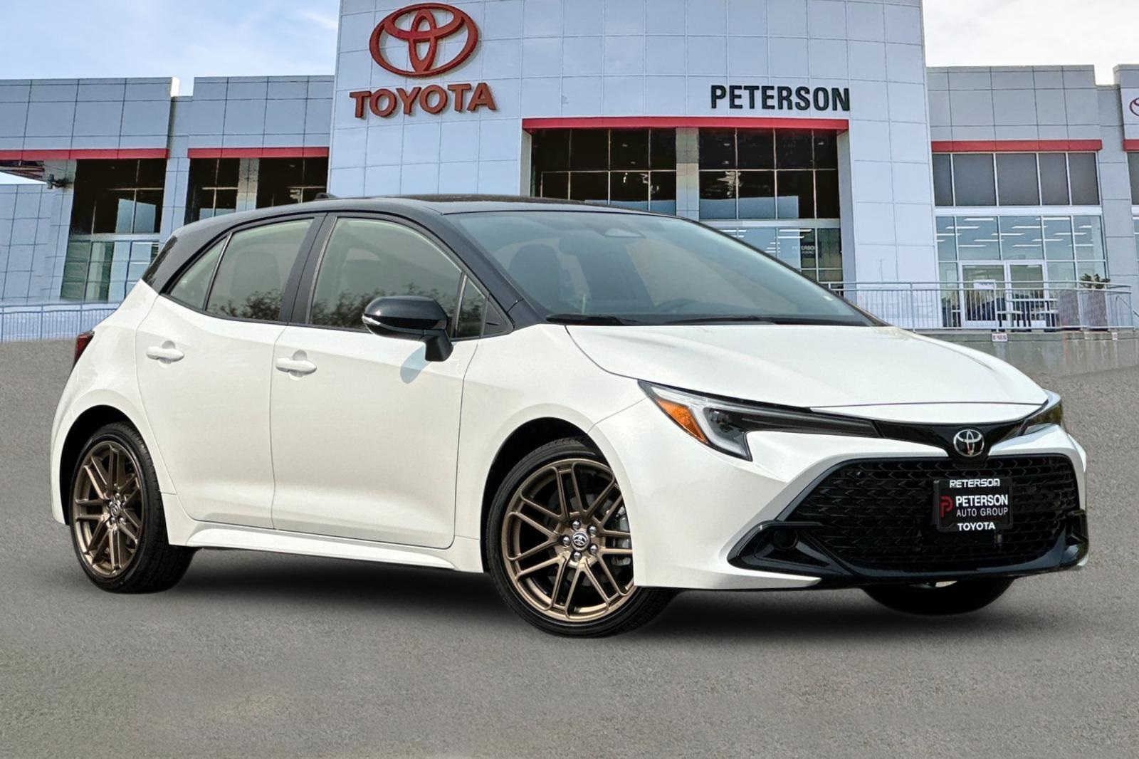 2025 Toyota Corolla SE photo 2