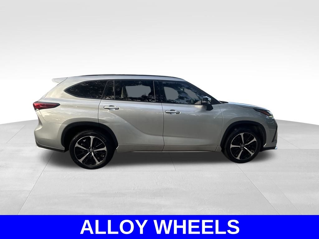2022 Toyota Highlander XSE photo 3