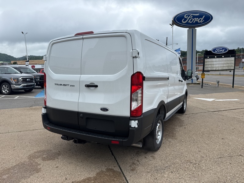 2025 Ford Transit photo 4