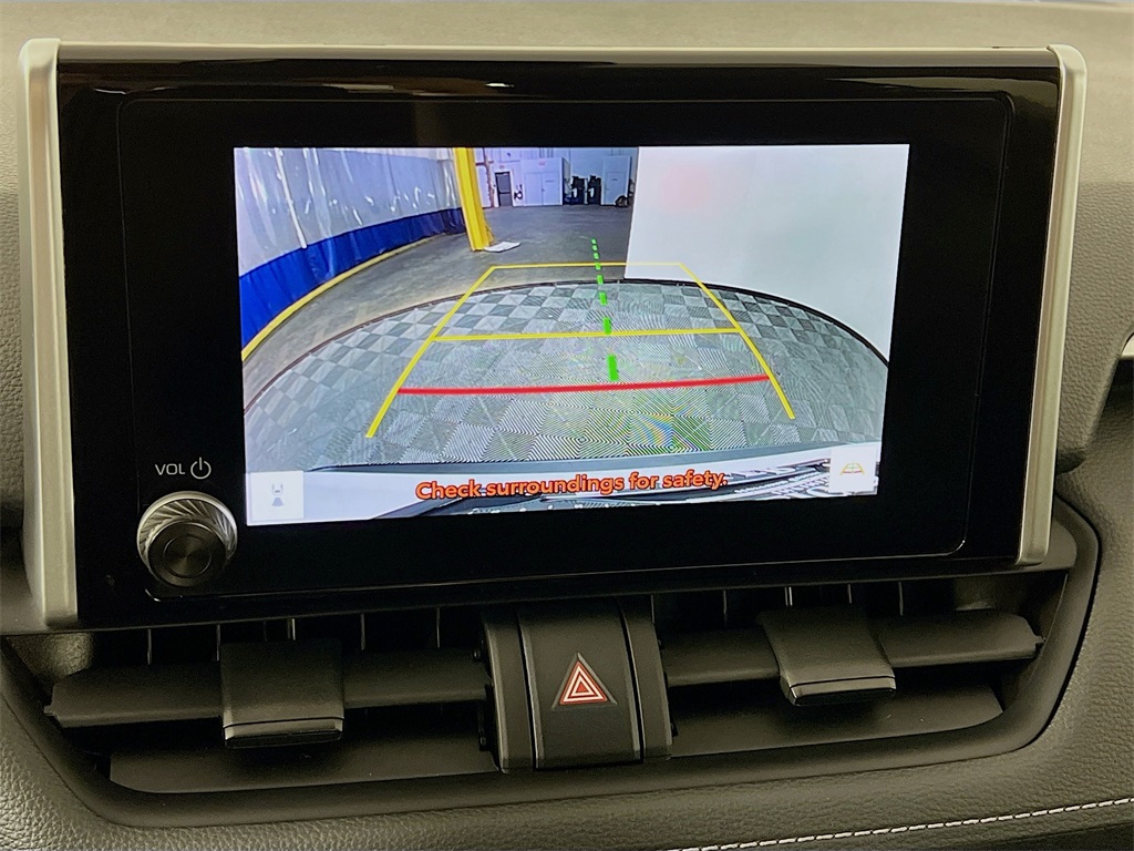 2024 Toyota RAV4 XLE photo 10