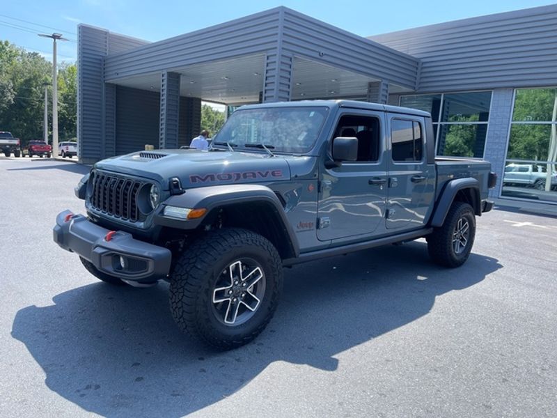 2024 Jeep Gladiator Mojave photo 3