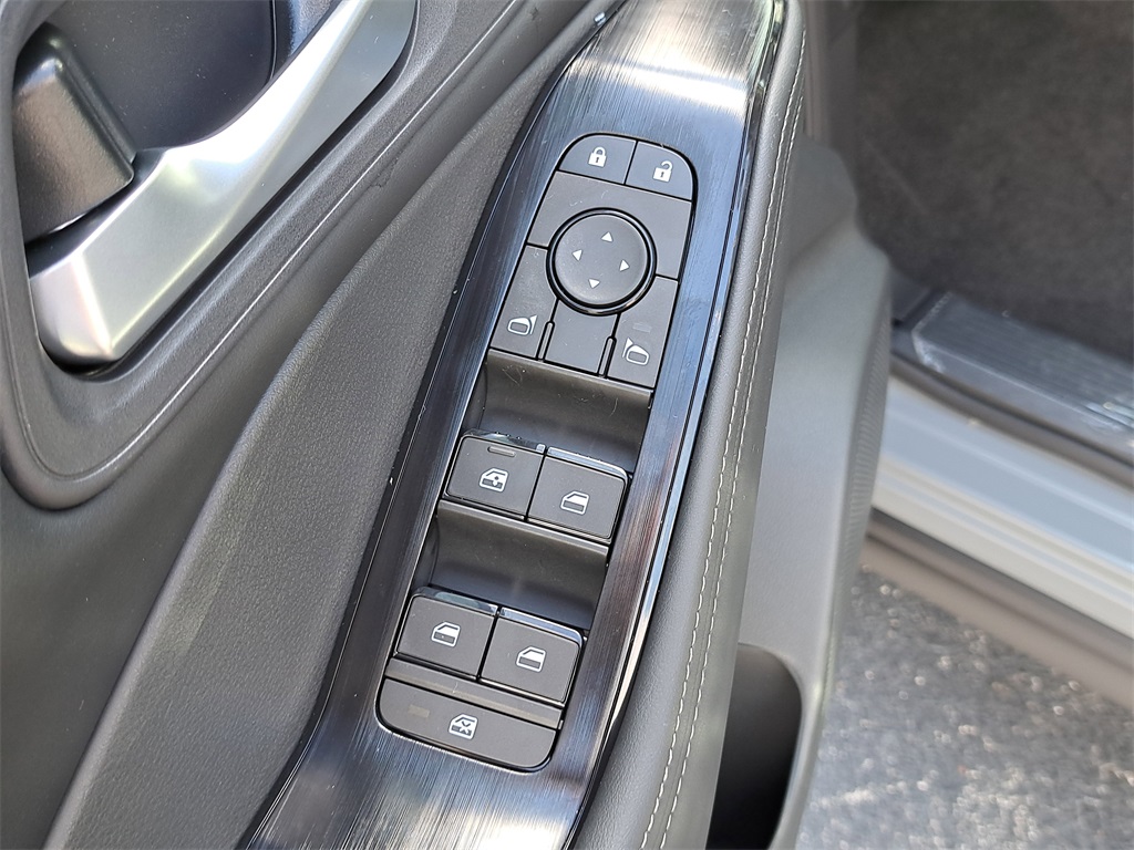 2026 Nissan Rogue SV photo 22