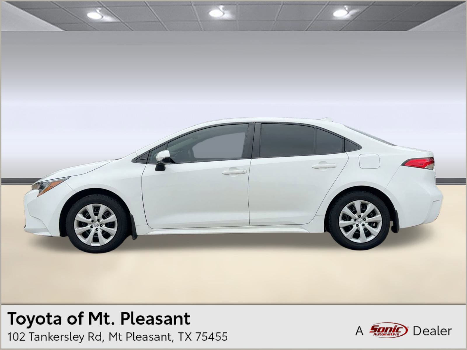 2022 Toyota Corolla LE's photo