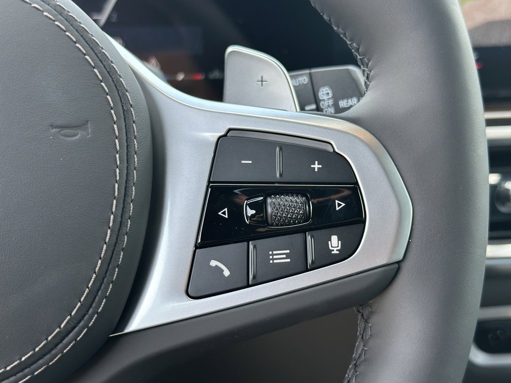 New 2026 Carbon Black Metallic BMW xDrive40i image 34