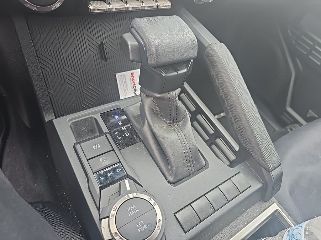 2024 Toyota Tacoma SR5 photo 13