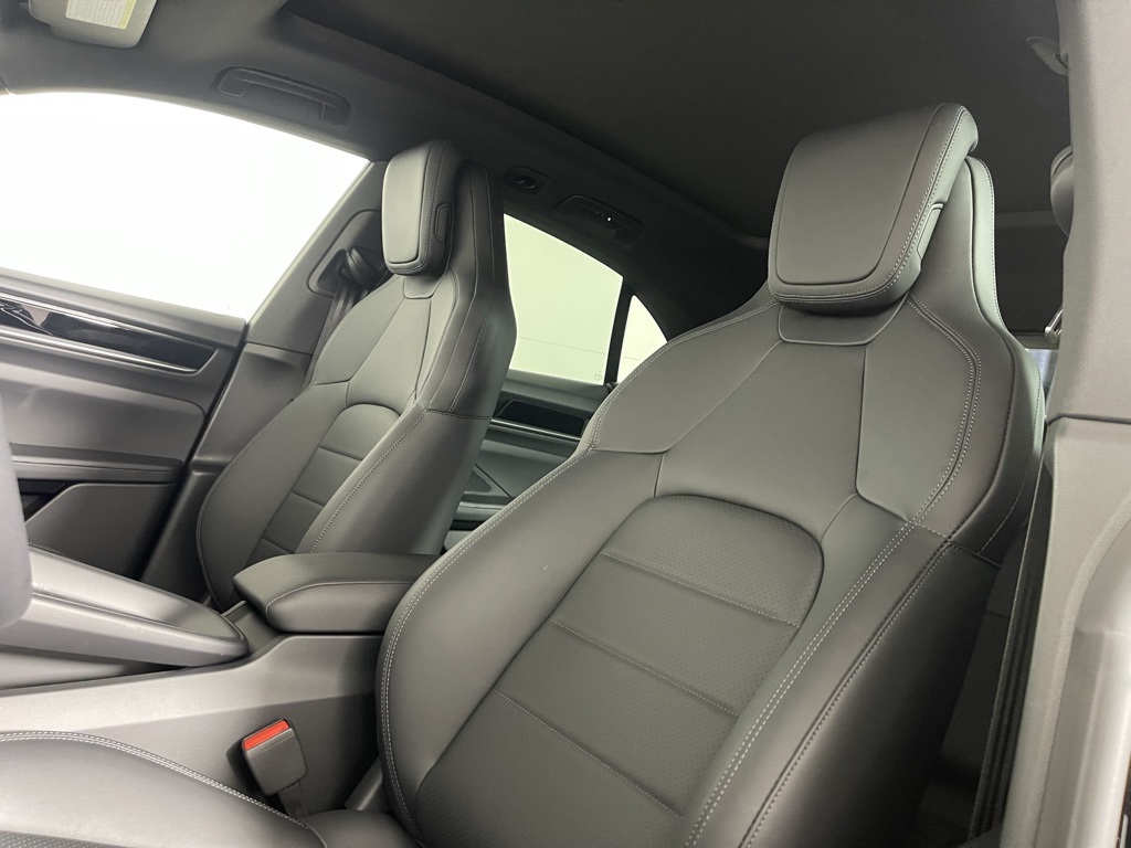 2025 Porsche Macan Electric photo 5