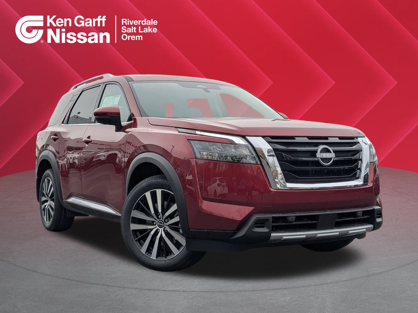 2025 Nissan Pathfinder Platinum's photo