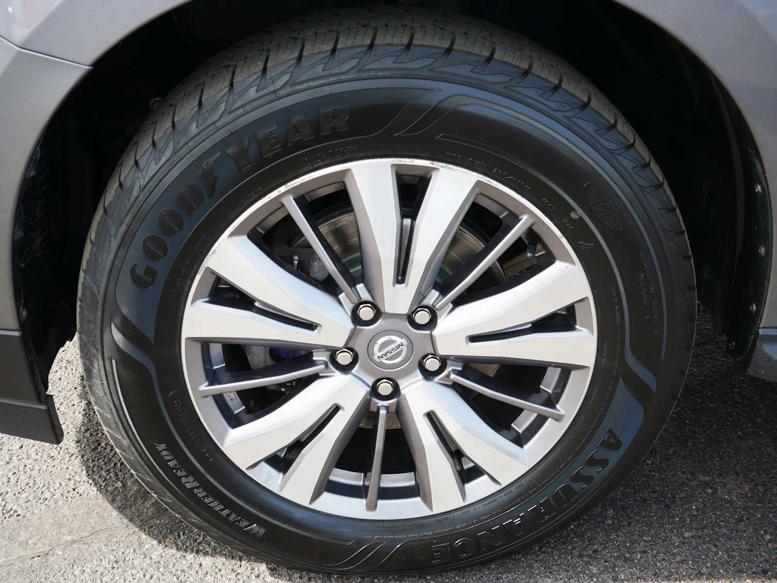2020 Nissan Pathfinder SL photo 10