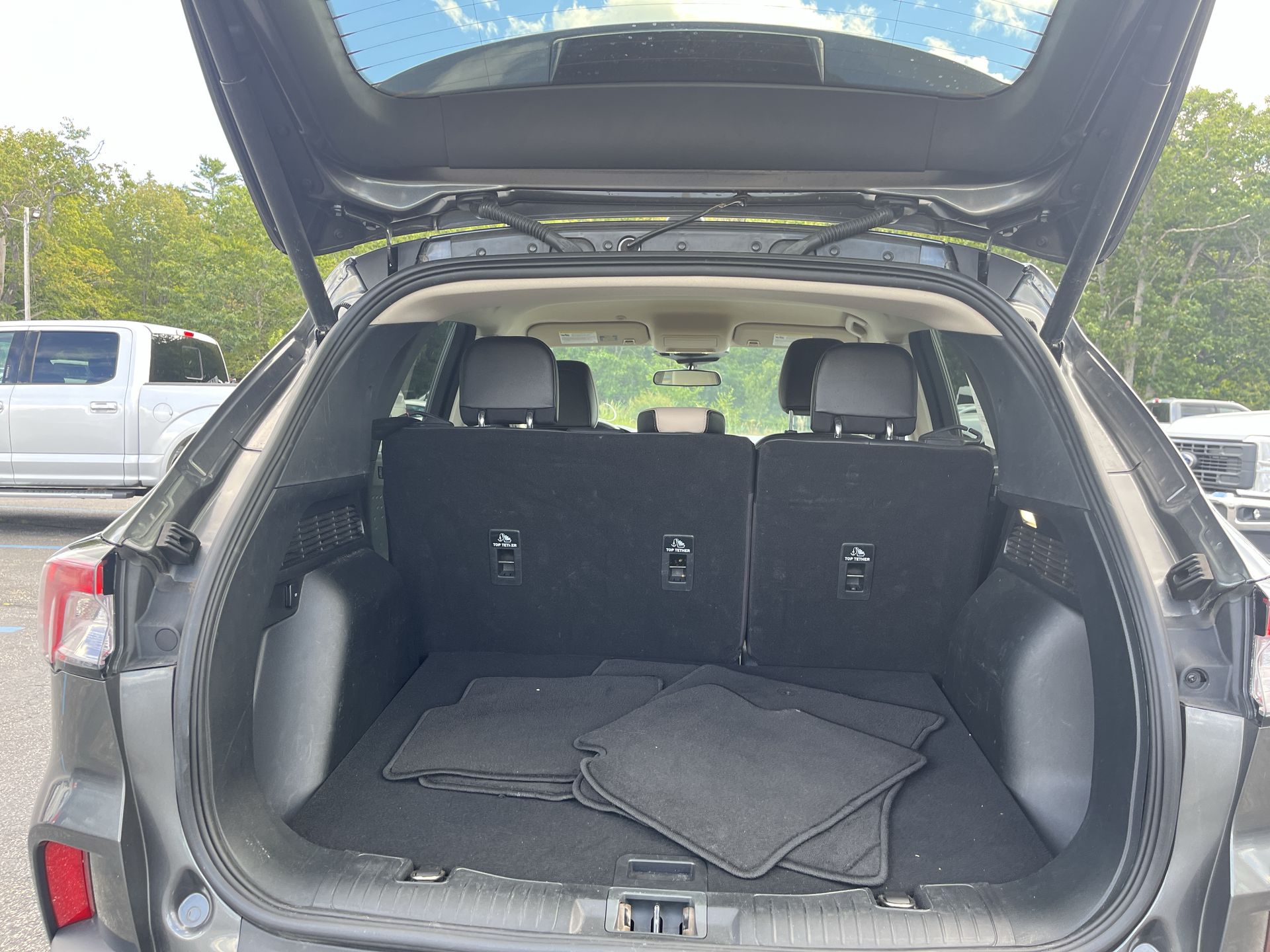 2020 Ford Escape SEL photo 3