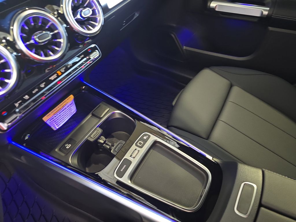 2025 Mercedes Benz GLB 250 photo 22