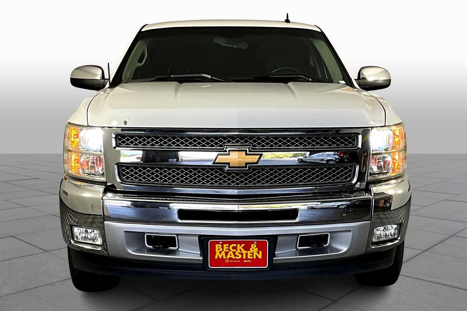 2012 Chevrolet Silverado 1500 LT photo 3