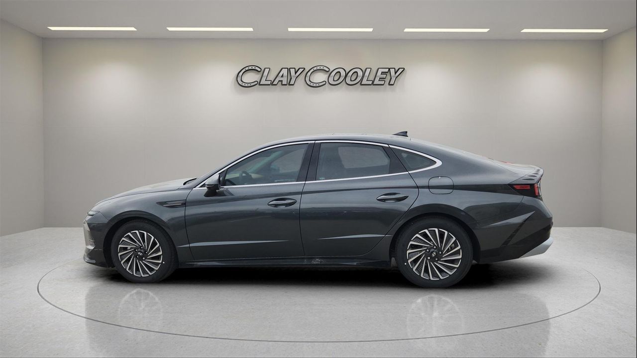 2025 Hyundai Sonata Hybrid Limited photo 5