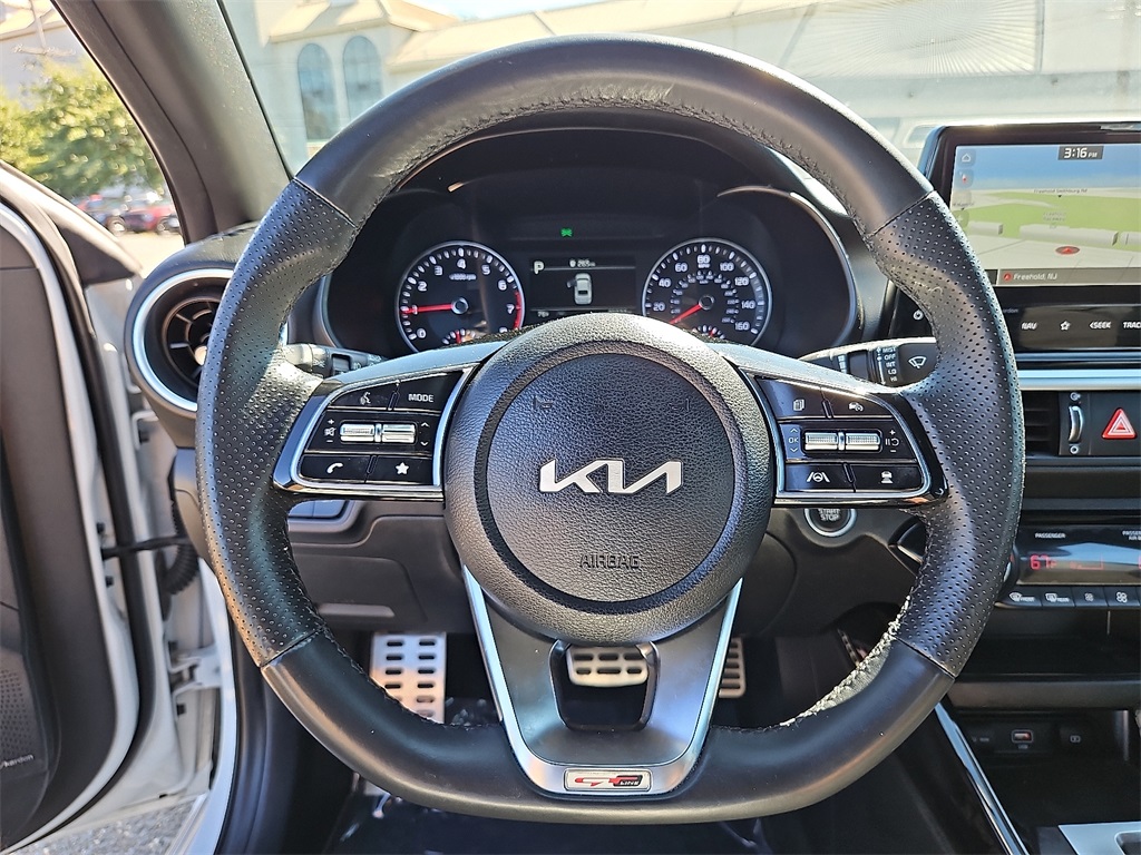 2023 Kia Forte GT-Line photo 19