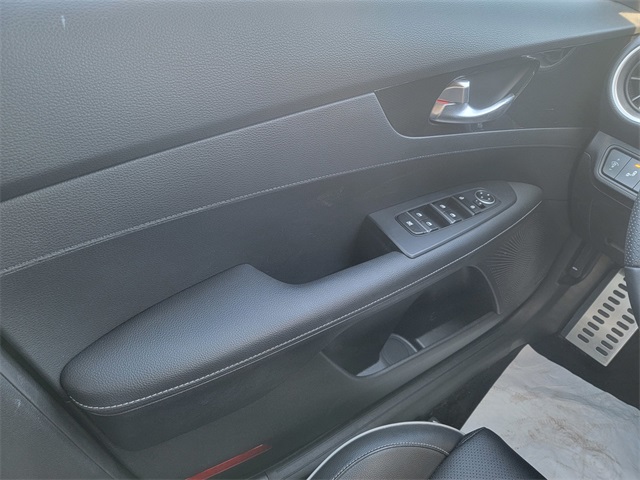 2023 Kia Forte GT-Line photo 27
