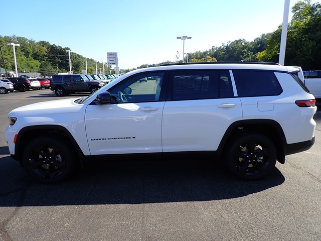2025 Jeep Grand Cherokee Altitude X photo 2