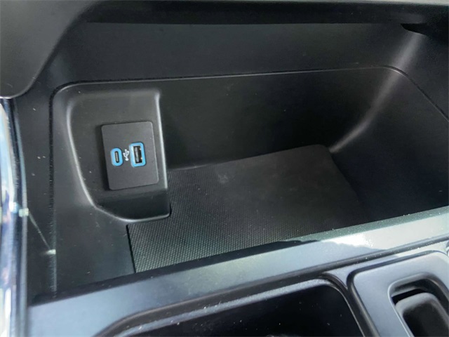 2023 Ford F-150 Lightning XLT photo 13