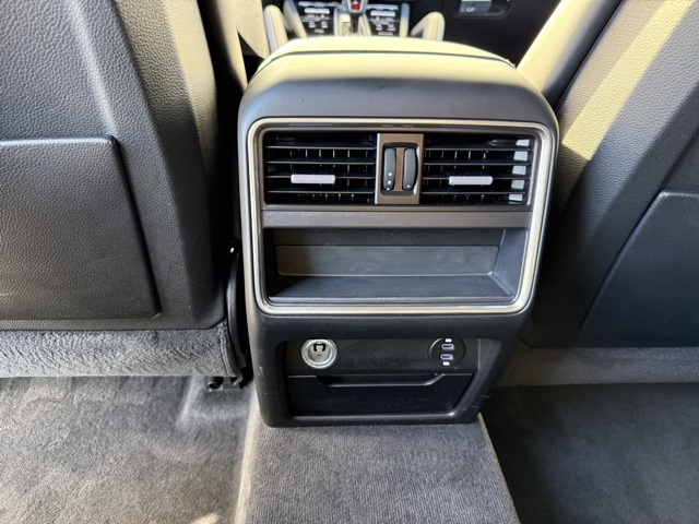 2023 Porsche Cayenne Base photo 21